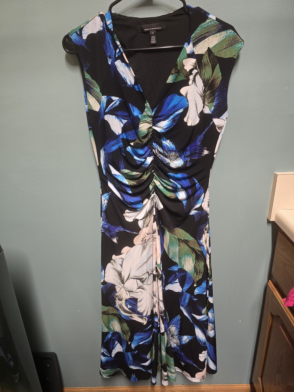 WHBM Matte Jersey Center Ruched V-Neck Dress Blue Tropical Floral Size Small